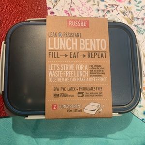 Lunch box nwt leak proof and very durable 2 sections.